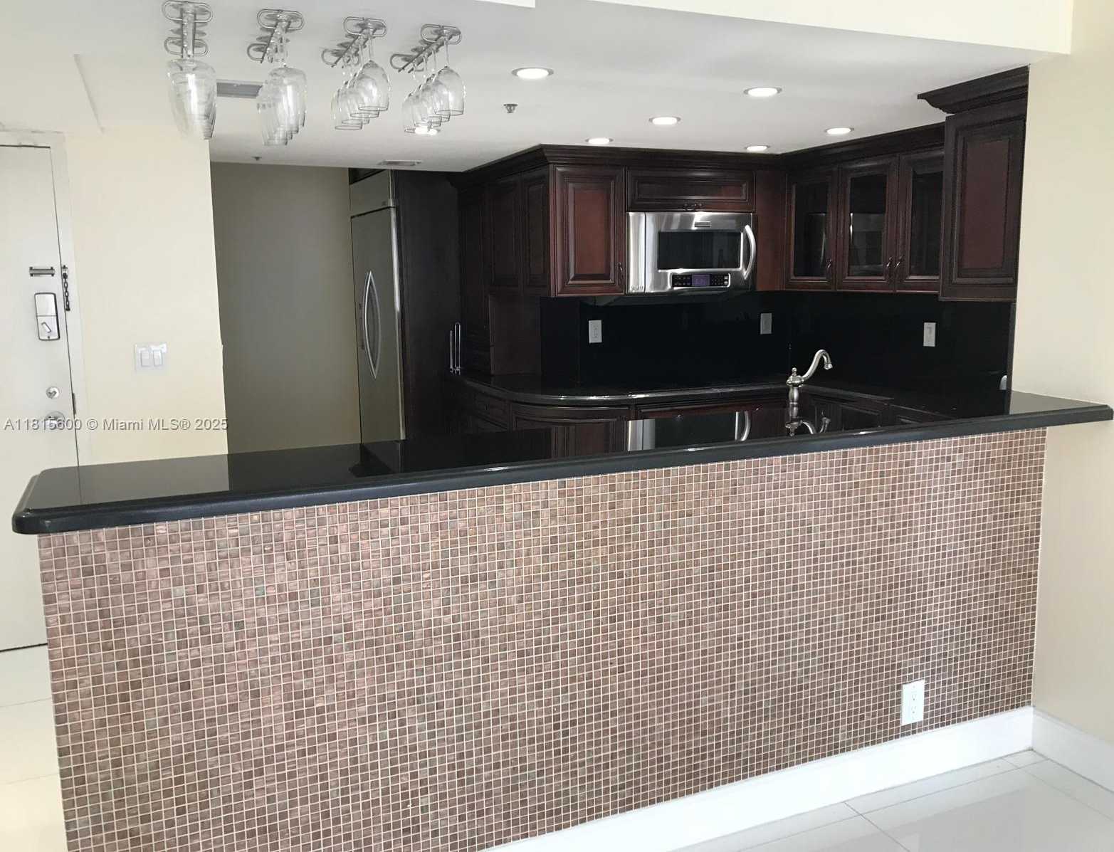 Small Image of 1717 NORTH BAYSHORE DR #A-3646, Miami Number 6