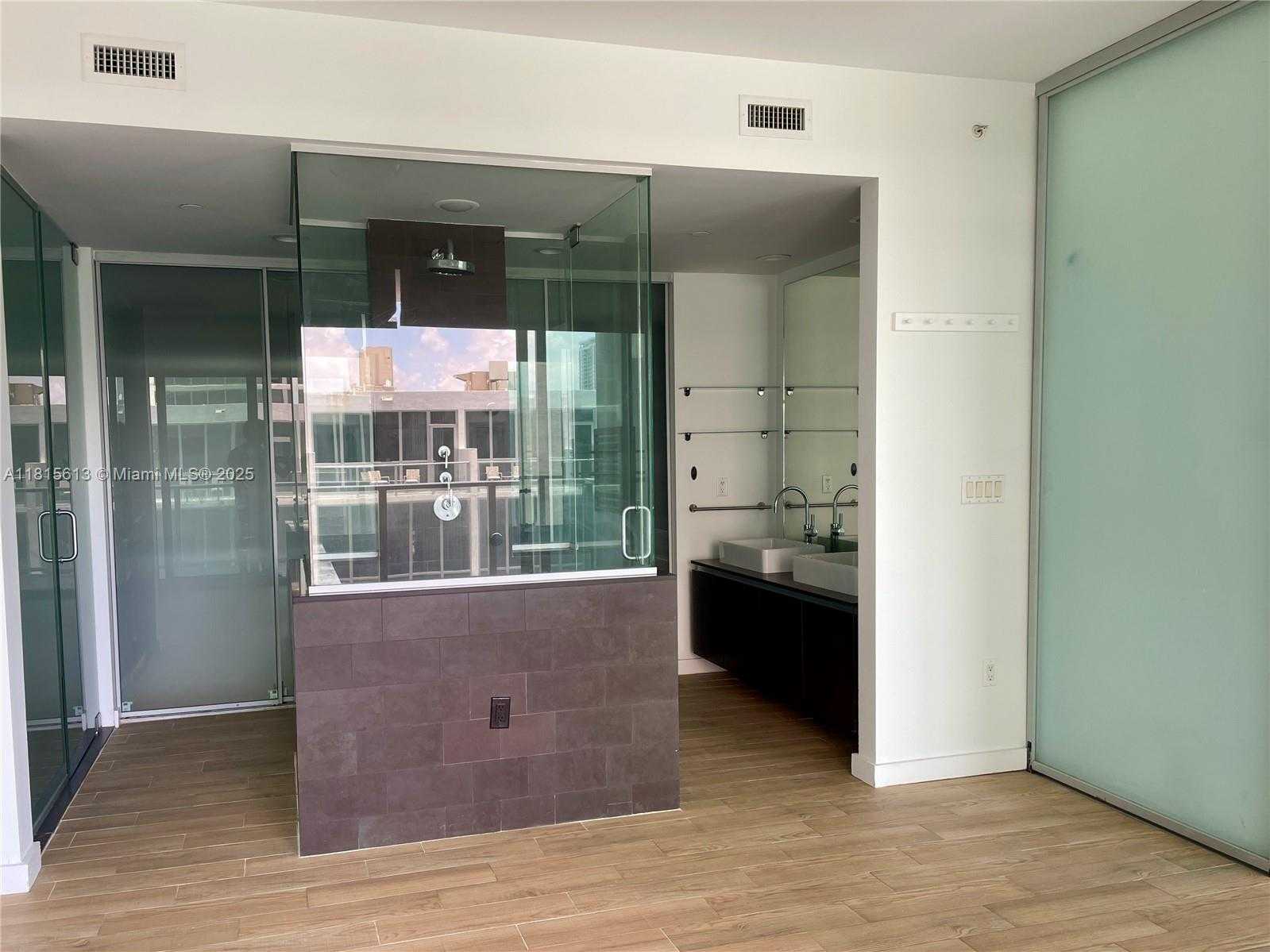 Small Image of 1040 BISCAYNE BLVD #1105, Miami Number 12