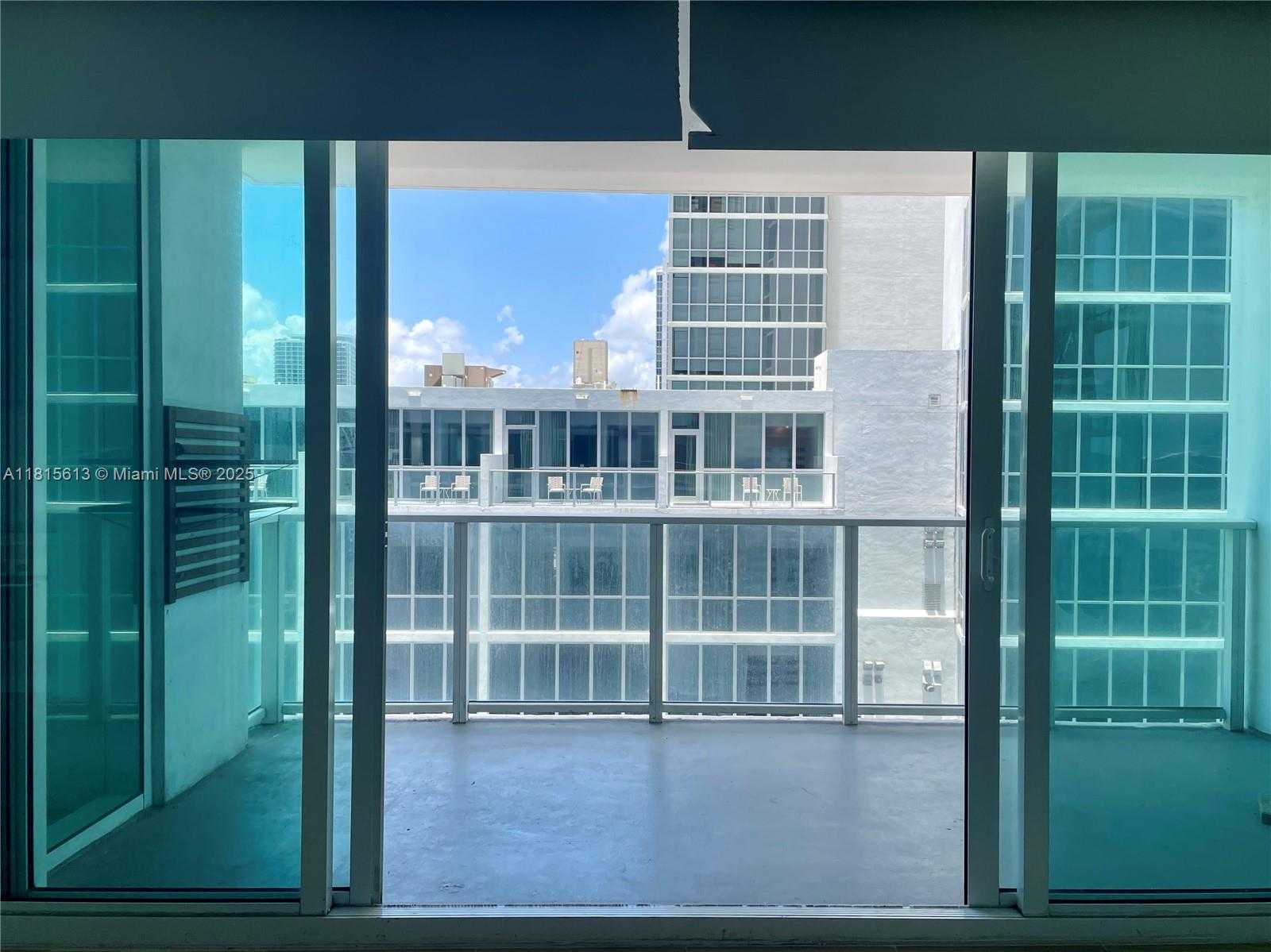 Small Image of 1040 BISCAYNE BLVD #1105, Miami Number 15