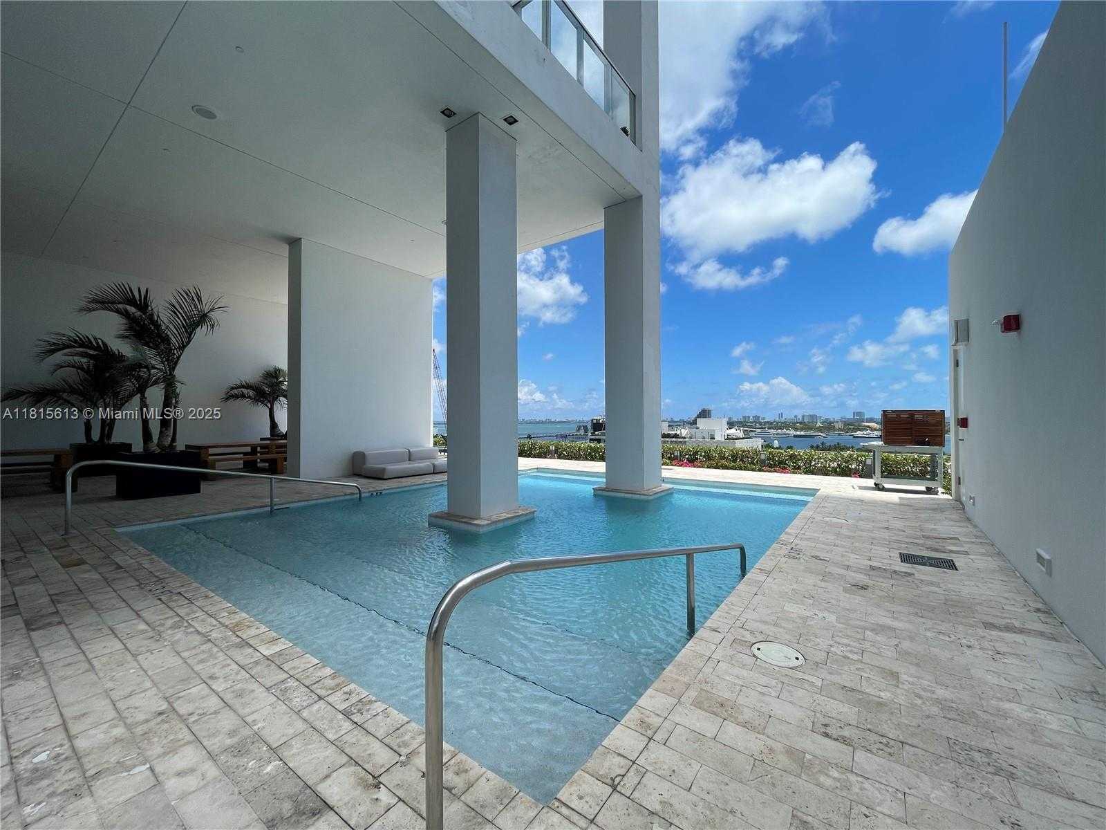Small Image of 1040 BISCAYNE BLVD #1105, Miami Number 21