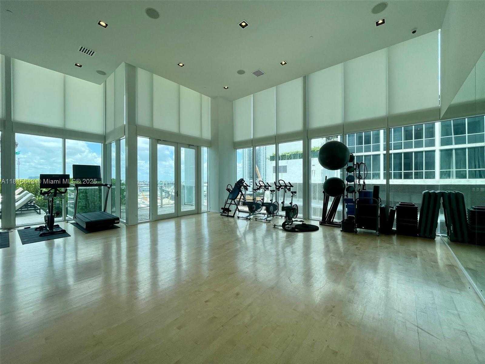 Small Image of 1040 BISCAYNE BLVD #1105, Miami Number 27