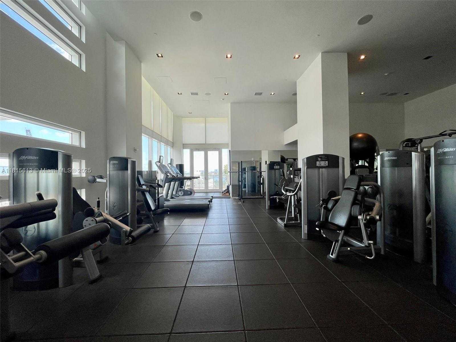 Small Image of 1040 BISCAYNE BLVD #1105, Miami Number 31