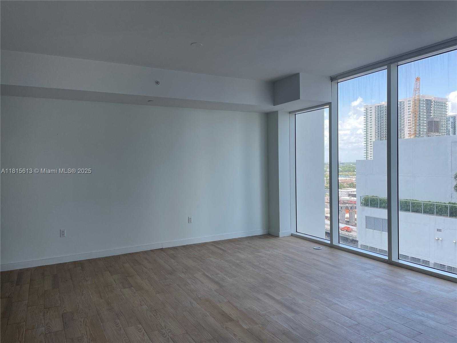 Small Image of 1040 BISCAYNE BLVD #1105, Miami Number 7