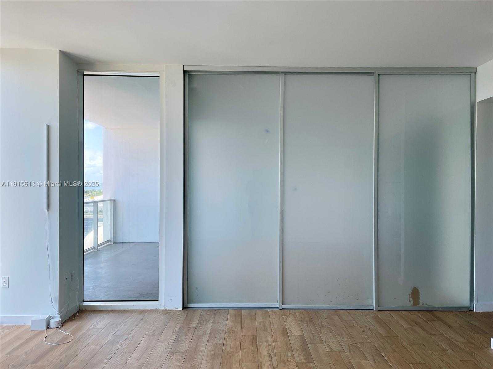 Small Image of 1040 BISCAYNE BLVD #1105, Miami Number 8