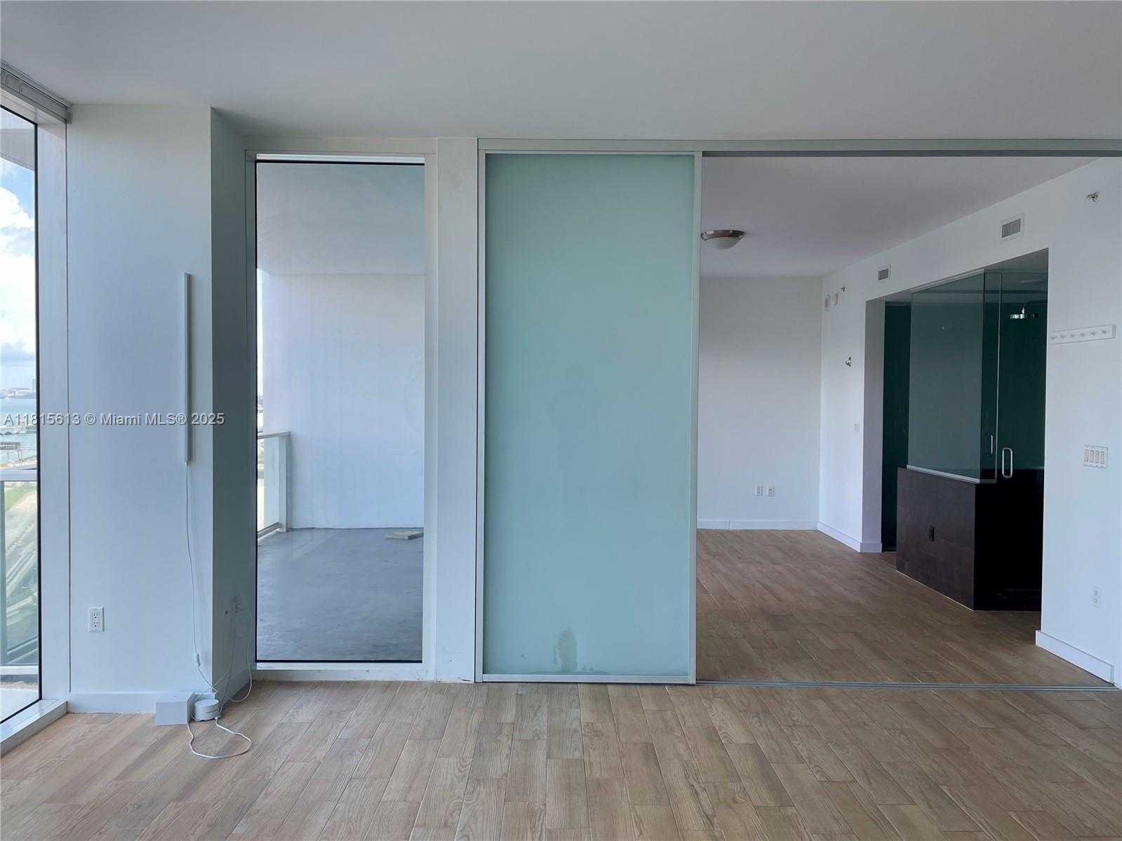 Small Image of 1040 BISCAYNE BLVD #1105, Miami Number 9
