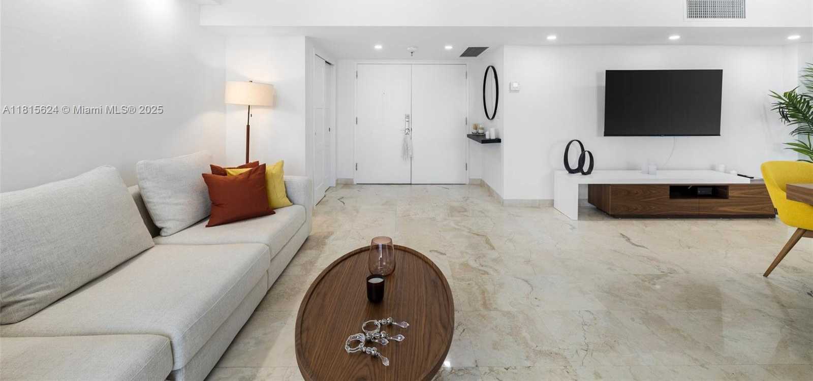 Small Image of 2401 COLLINS AVE #1508, Miami Beach Number 12