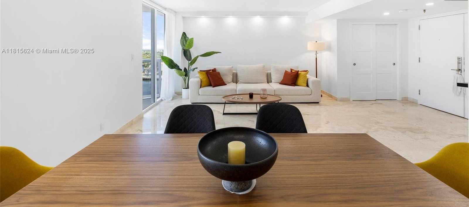 Small Image of 2401 COLLINS AVE #1508, Miami Beach Number 15
