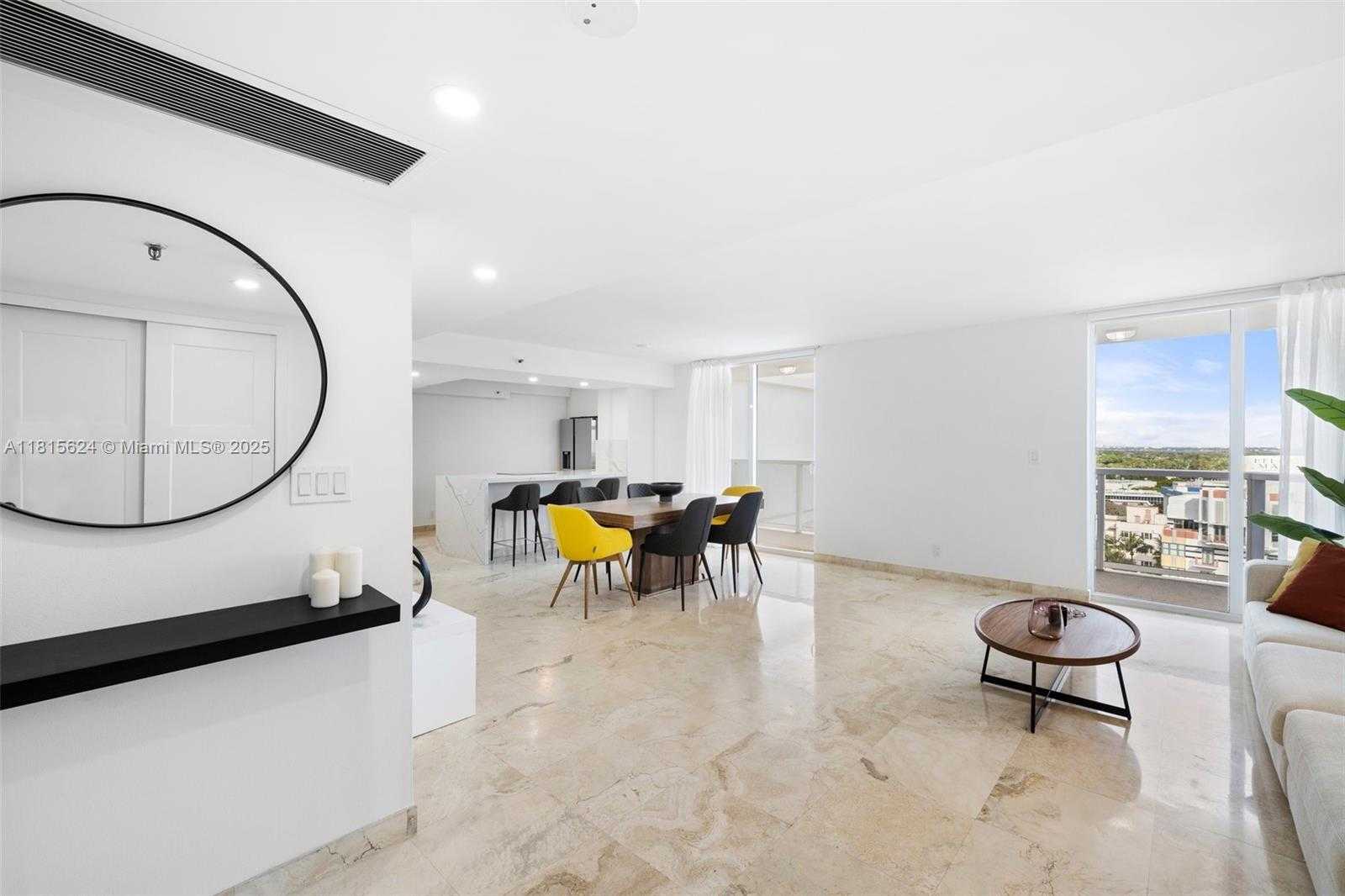 Small Image of 2401 COLLINS AVE #1508, Miami Beach Number 17