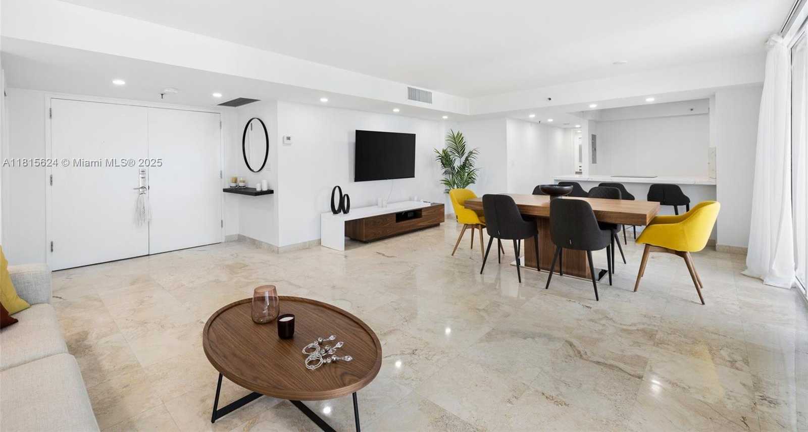 Small Image of 2401 COLLINS AVE #1508, Miami Beach Number 18
