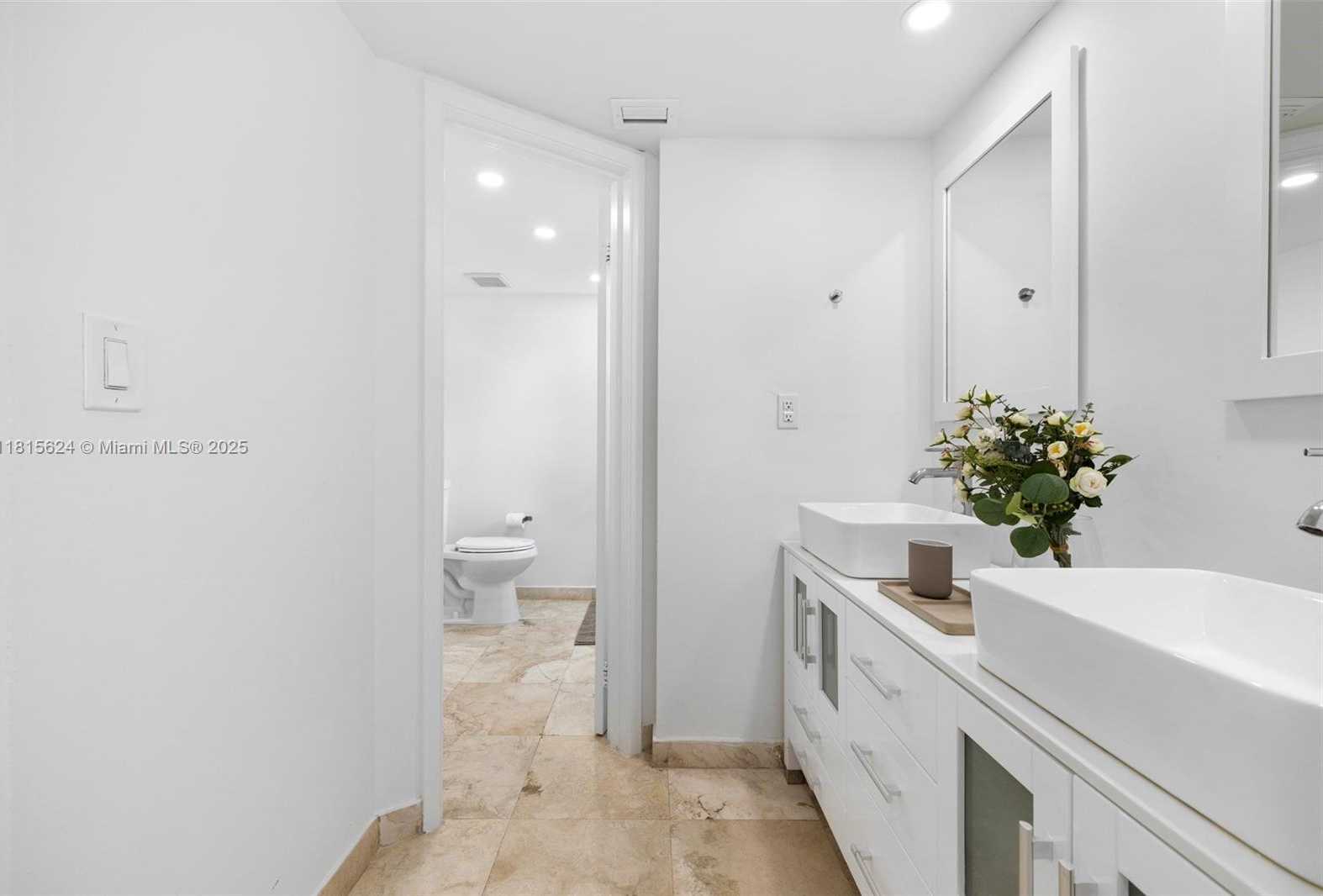 Small Image of 2401 COLLINS AVE #1508, Miami Beach Number 24