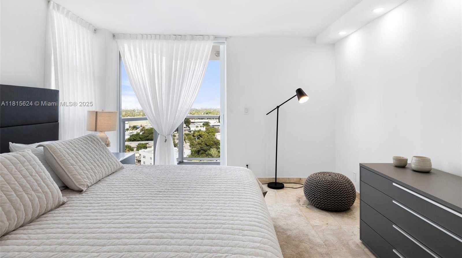 Small Image of 2401 COLLINS AVE #1508, Miami Beach Number 28