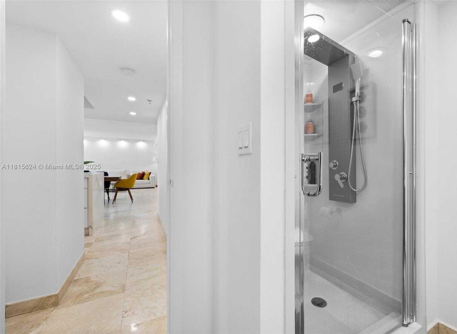 Small Image of 2401 COLLINS AVE #1508, Miami Beach Number 30