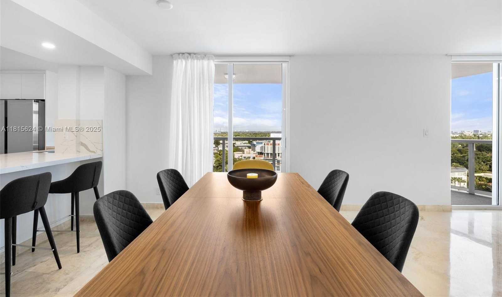 Small Image of 2401 COLLINS AVE #1508, Miami Beach Number 4