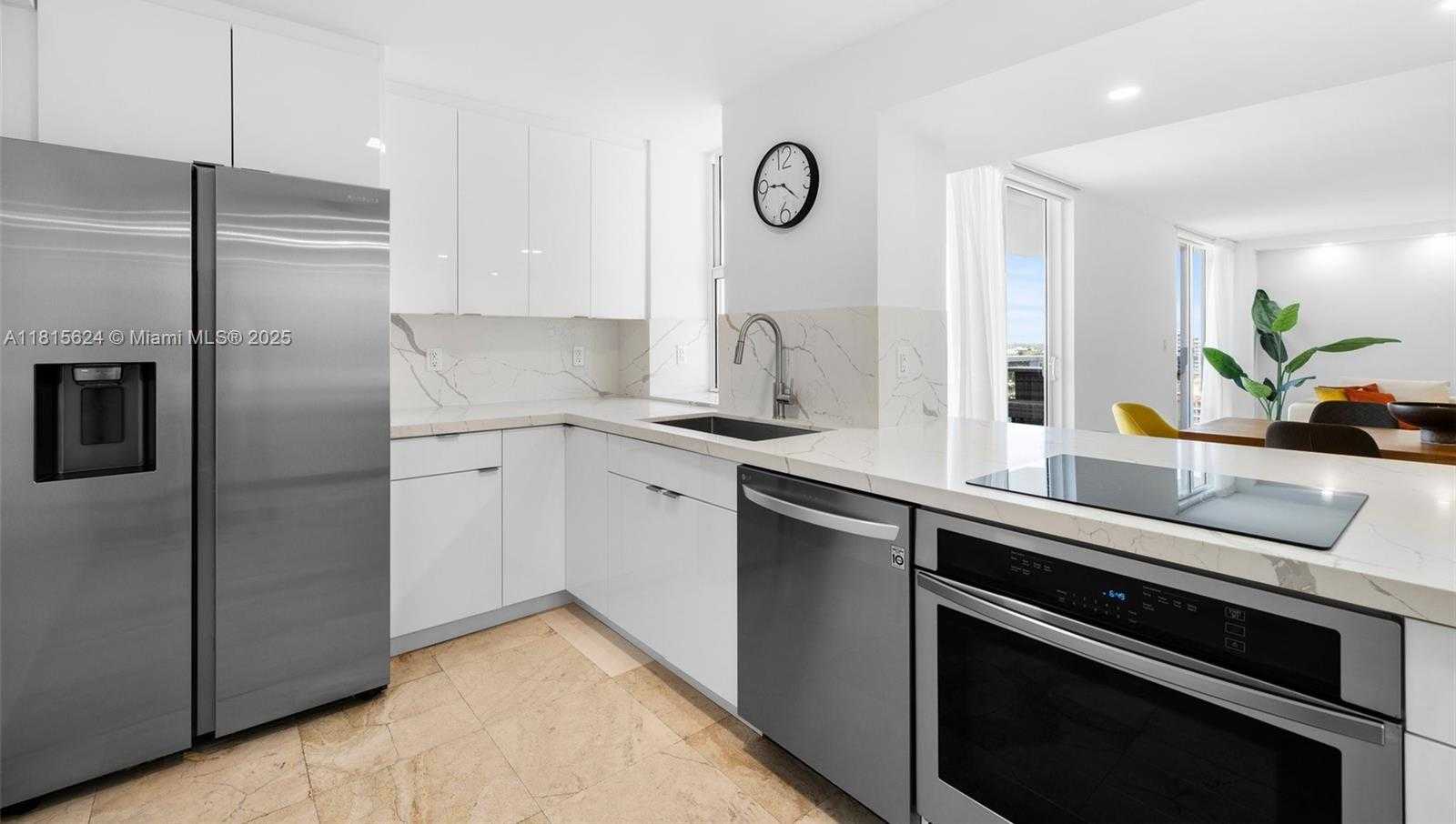 Small Image of 2401 COLLINS AVE #1508, Miami Beach Number 9