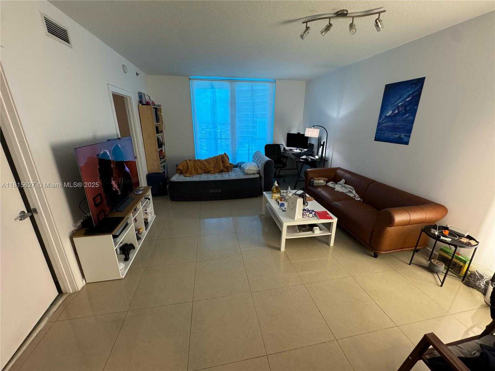 Small Image of 1060 BRICKELL AVE #4015, Miami Number 16