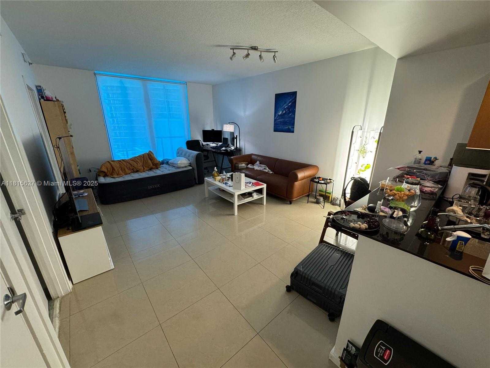 Small Image of 1060 BRICKELL AVE #4015, Miami Number 18