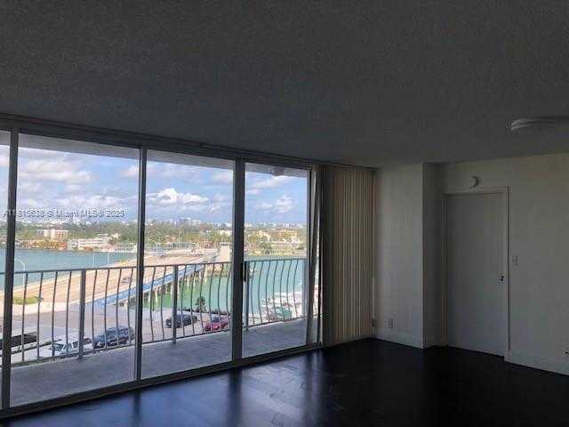 Small Image of 7601 EAST TREASURE DR #915, North Bay Village Number 10