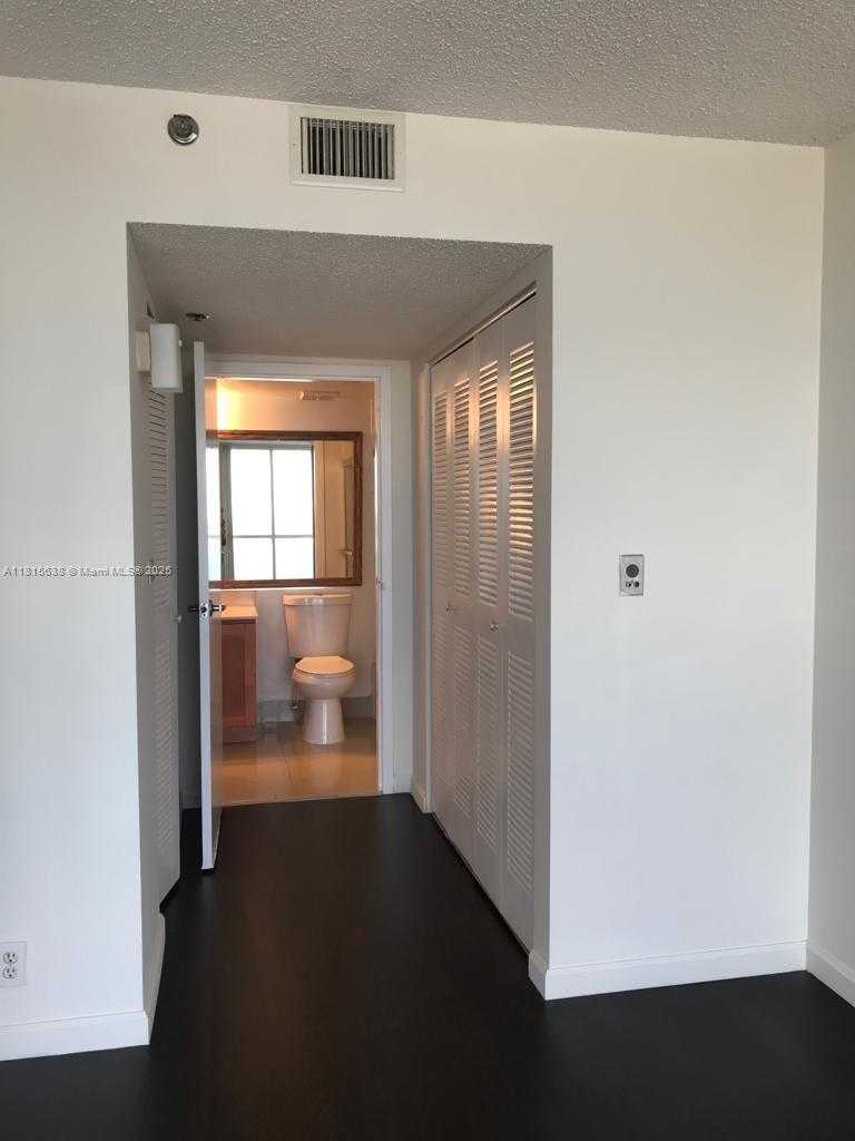 Small Image of 7601 EAST TREASURE DR #915, North Bay Village Number 19