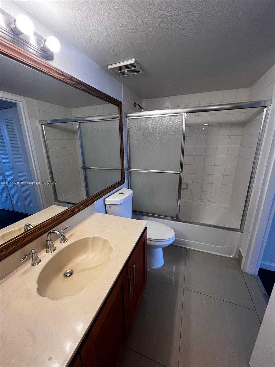 Small Image of 7601 EAST TREASURE DR #915, North Bay Village Number 20