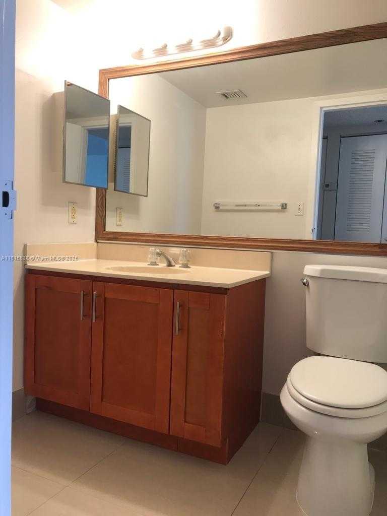 Small Image of 7601 EAST TREASURE DR #915, North Bay Village Number 21