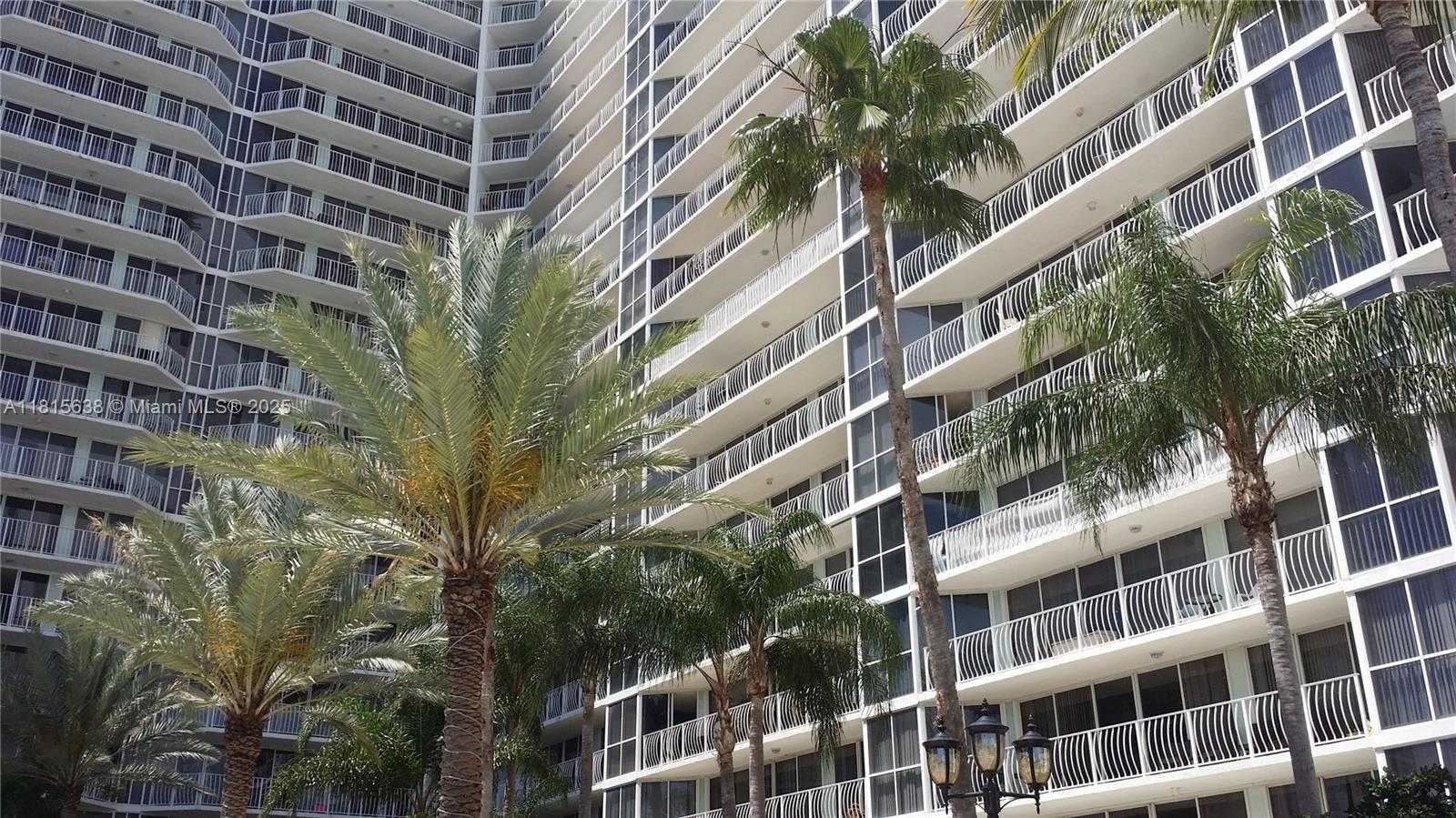 Small Image of 7601 EAST TREASURE DR #915, North Bay Village Number 26