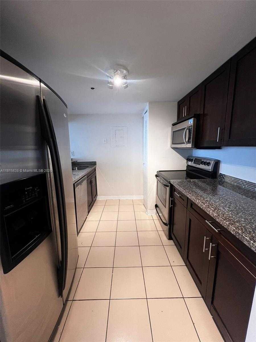 Small Image of 7601 EAST TREASURE DR #915, North Bay Village Number 3