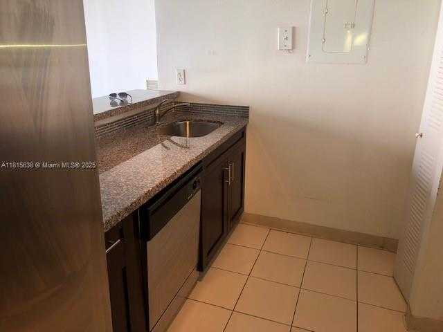 Small Image of 7601 EAST TREASURE DR #915, North Bay Village Number 4