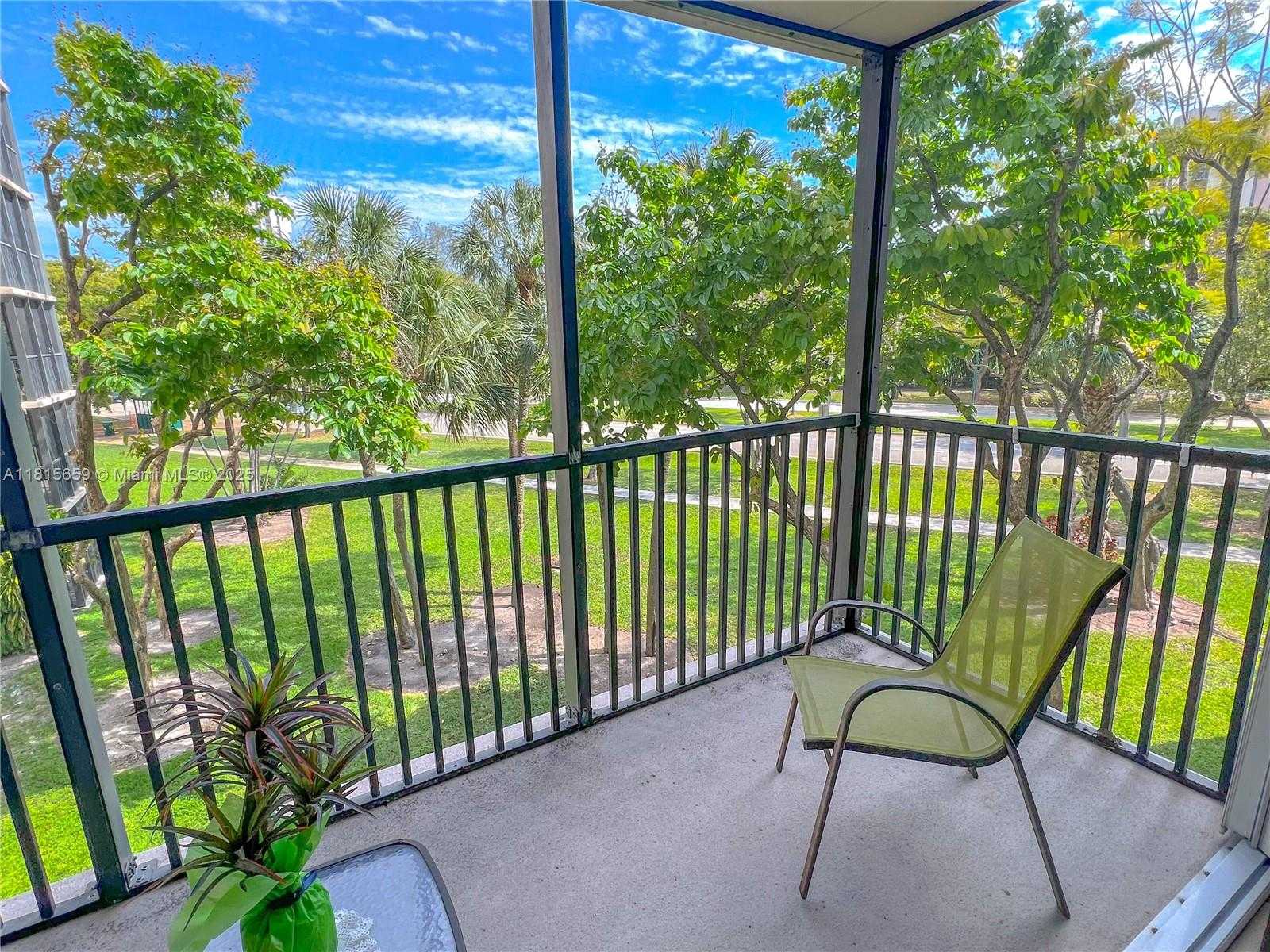 Small Image of 3301 NORTH COUNTRY CLUB DR #306, Aventura Number 7