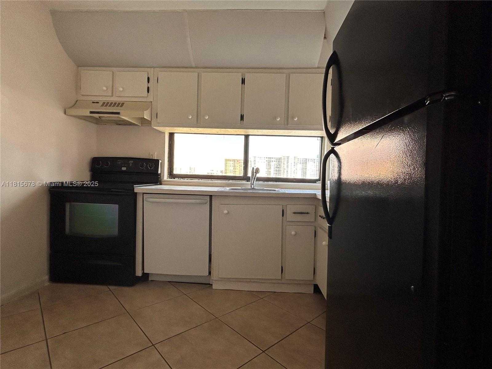 Small Image of 17021 NORTH BAY RD #1005, Sunny Isles Beach Number 11