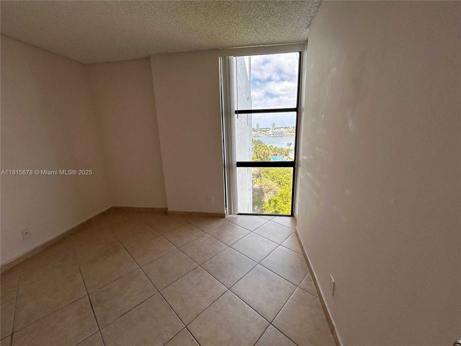 Small Image of 17021 NORTH BAY RD #1005, Sunny Isles Beach Number 13