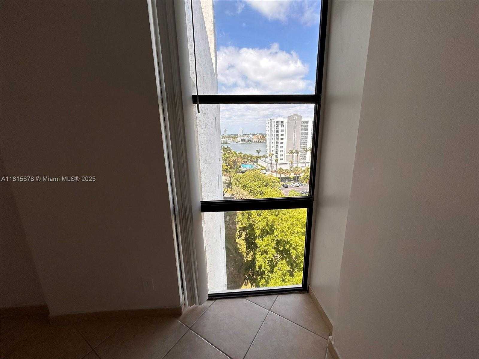 Small Image of 17021 NORTH BAY RD #1005, Sunny Isles Beach Number 14