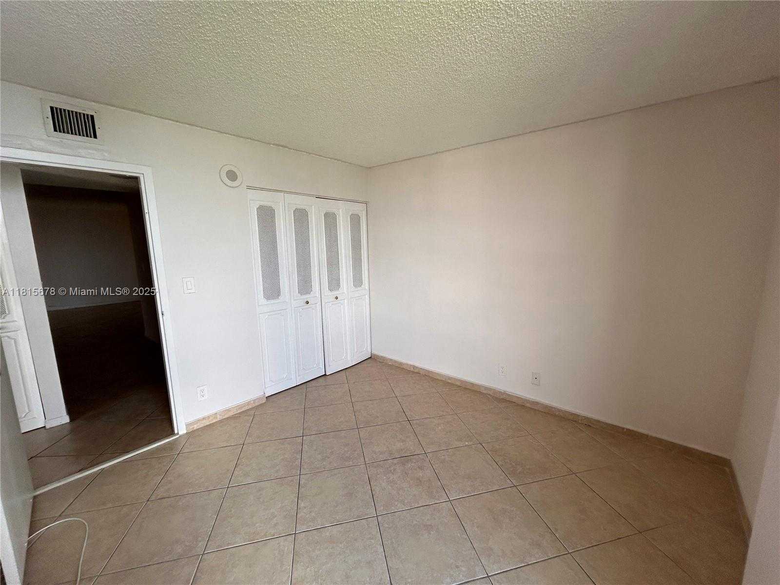 Small Image of 17021 NORTH BAY RD #1005, Sunny Isles Beach Number 16