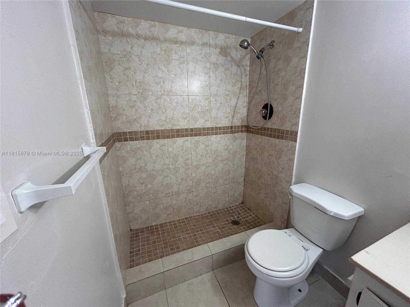 Small Image of 17021 NORTH BAY RD #1005, Sunny Isles Beach Number 19