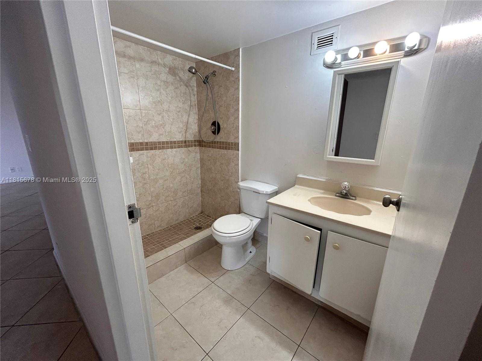 Small Image of 17021 NORTH BAY RD #1005, Sunny Isles Beach Number 20