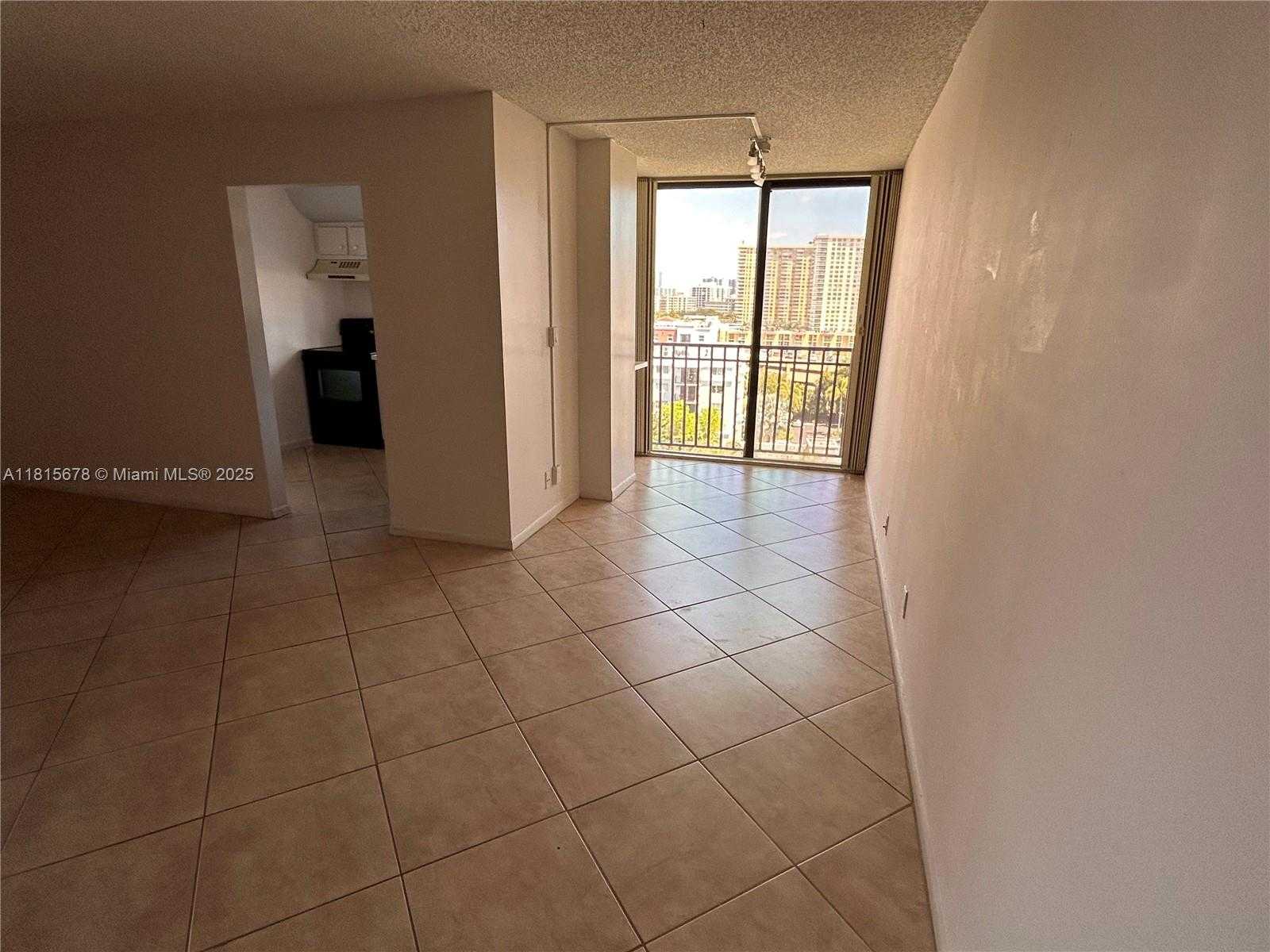 Small Image of 17021 NORTH BAY RD #1005, Sunny Isles Beach Number 4
