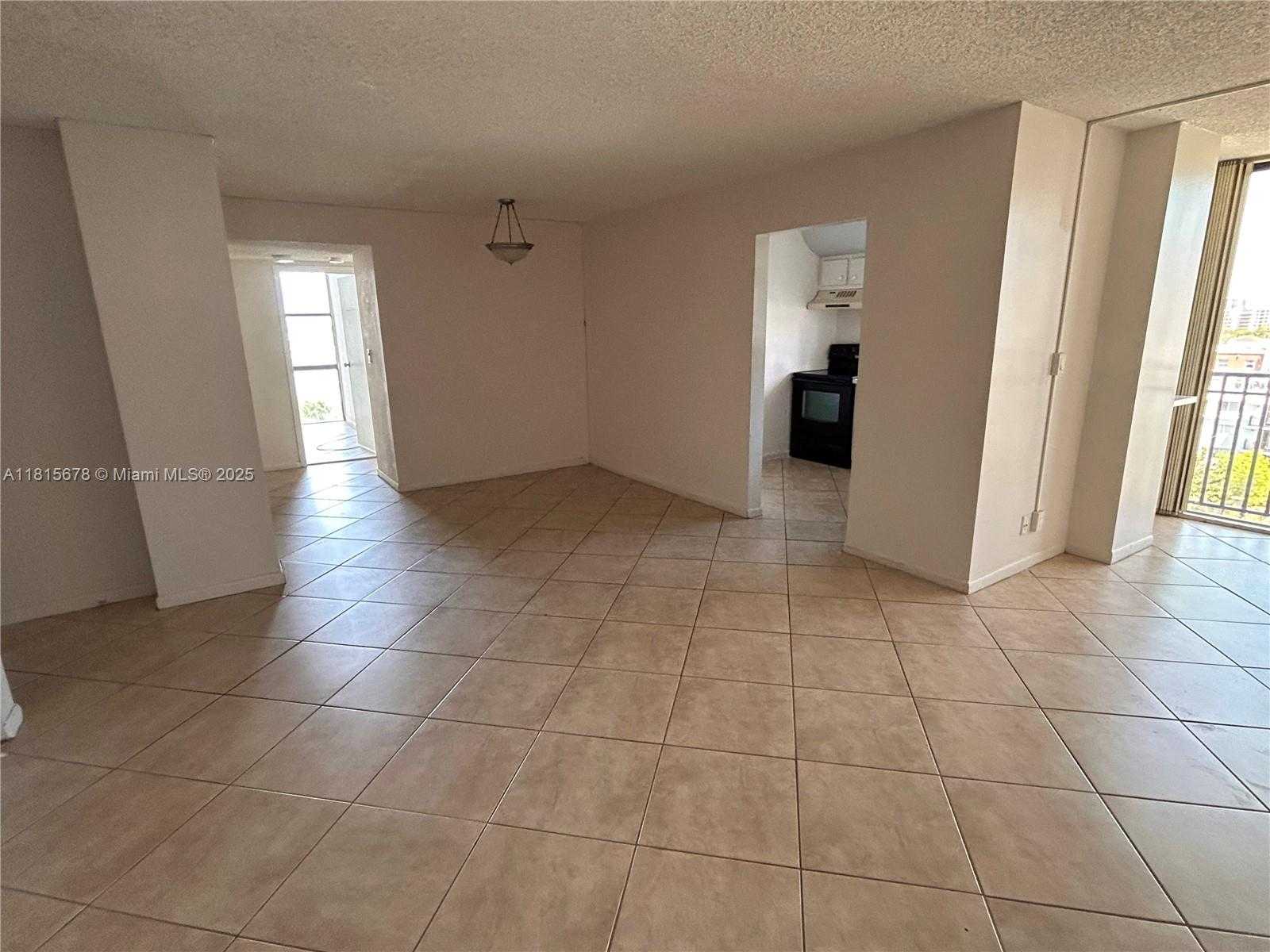 Small Image of 17021 NORTH BAY RD #1005, Sunny Isles Beach Number 5