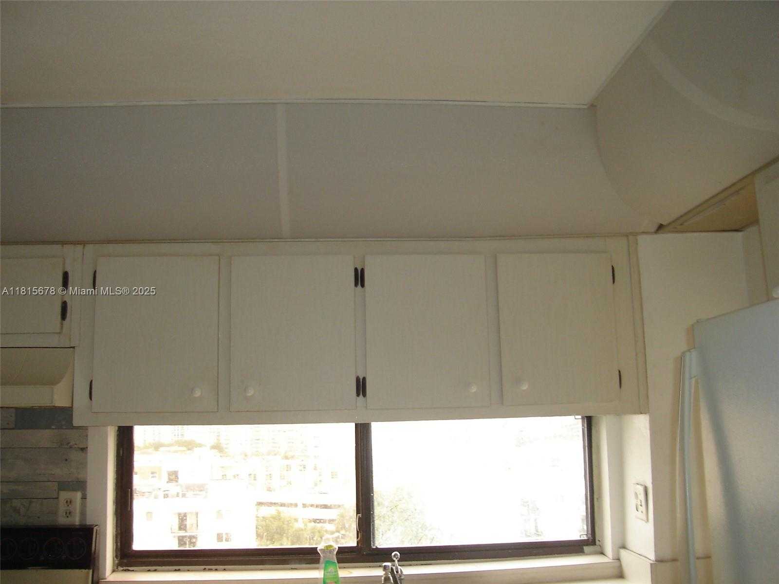 Small Image of 17021 NORTH BAY RD #1005, Sunny Isles Beach Number 8