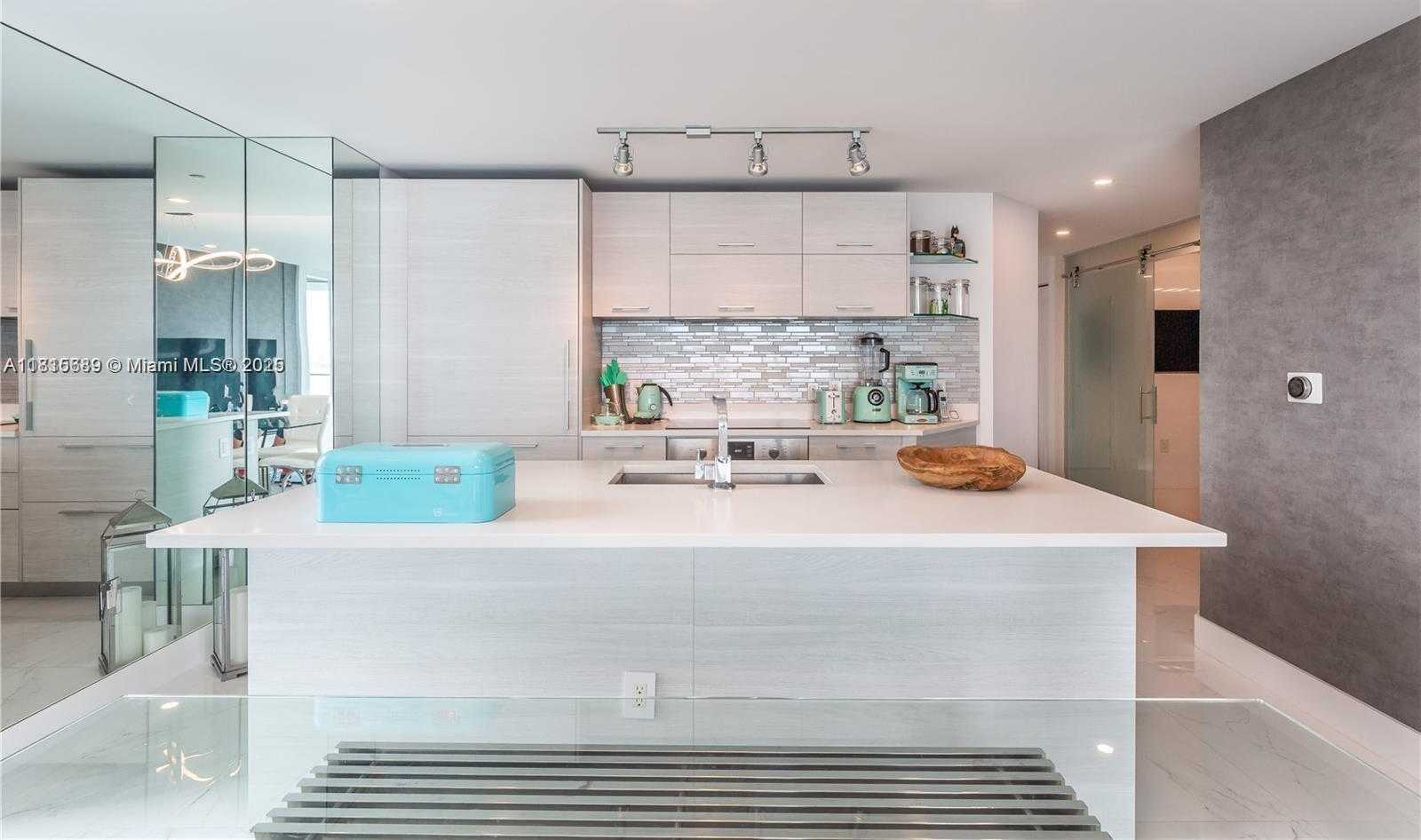 Small Image of 650 NORTH EAST 32ND ST #1201, Miami Number 10