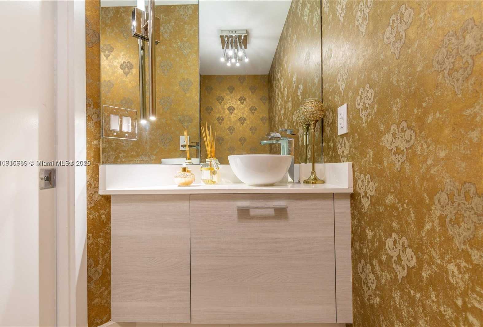 Small Image of 650 NORTH EAST 32ND ST #1201, Miami Number 25