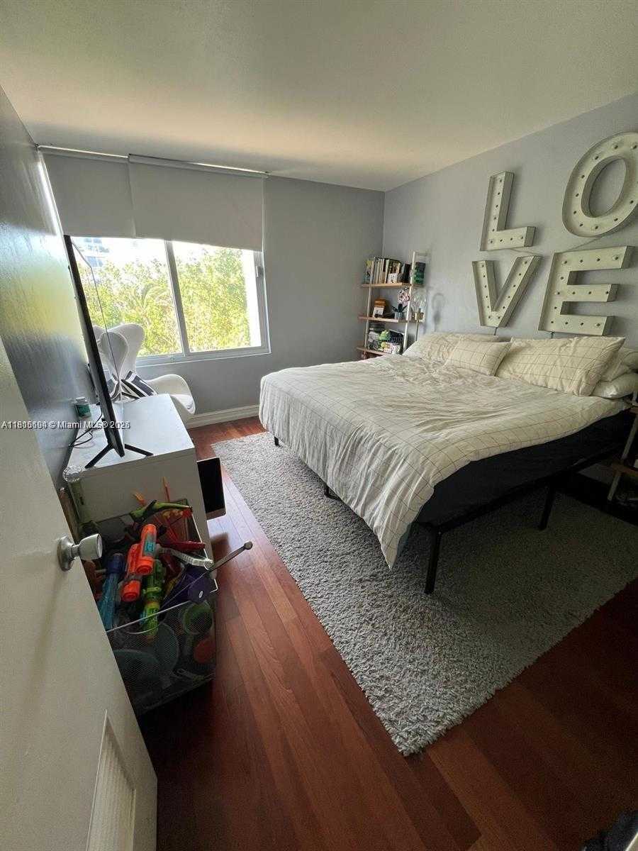 Small Image of 1000 WEST AVE #211, Miami Beach Number 6