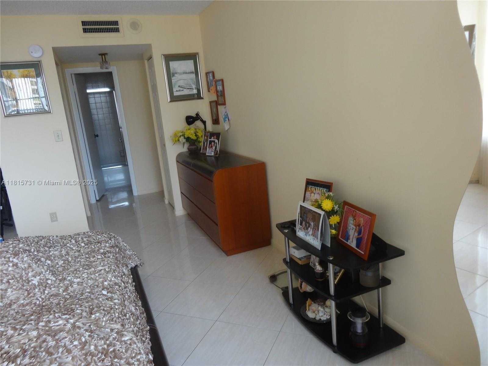 Small Image of 600 THREE ISLANDS BLVD #817, Hallandale Beach Number 24