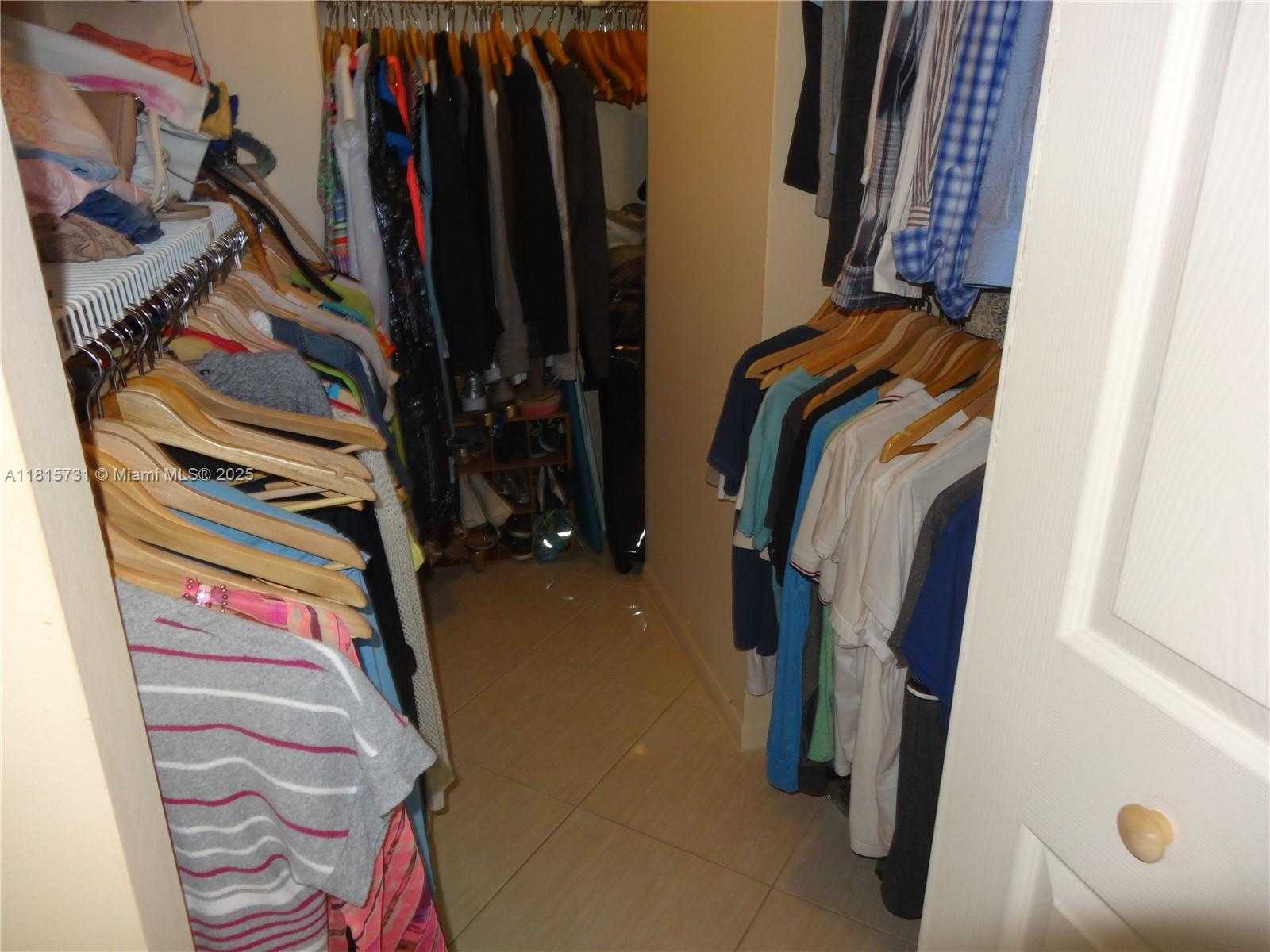 Small Image of 600 THREE ISLANDS BLVD #817, Hallandale Beach Number 25