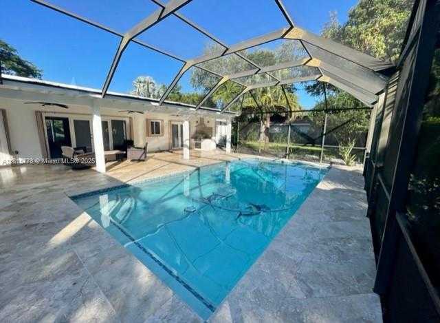 Small Image of 15925 SOUTH WEST 83RD CT, Palmetto Bay Number 20