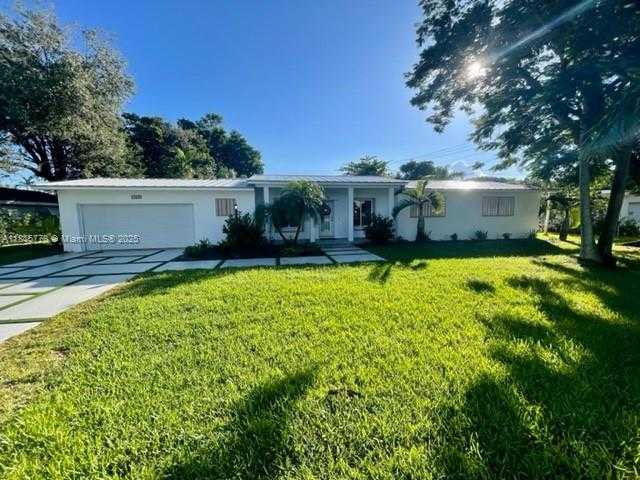Small Image of 15925 SOUTH WEST 83RD CT, Palmetto Bay Number 3