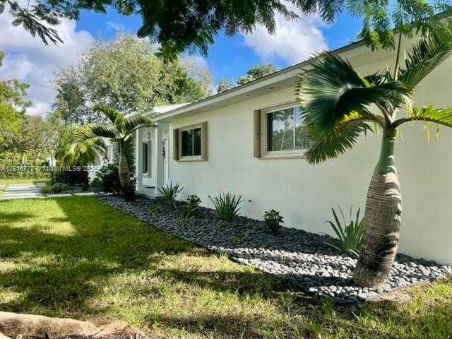 Small Image of 15925 SOUTH WEST 83RD CT, Palmetto Bay Number 5