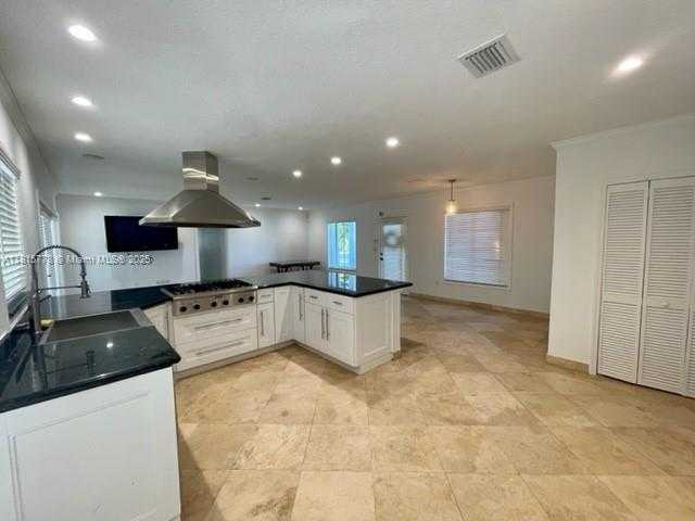 Small Image of 15925 SOUTH WEST 83RD CT, Palmetto Bay Number 8