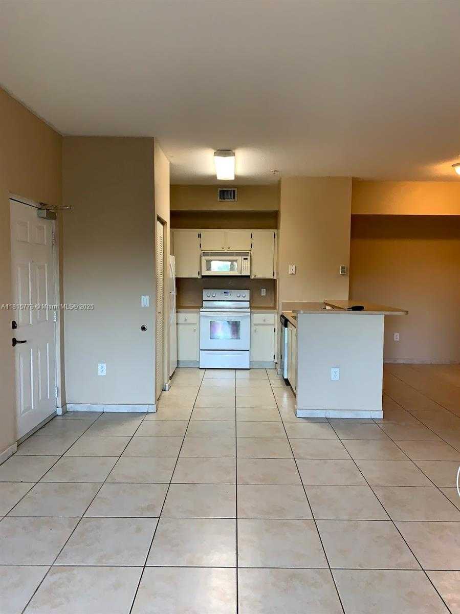 Small Image of 7300 NORTH WEST 114TH AVE #301-6, Doral Number 5