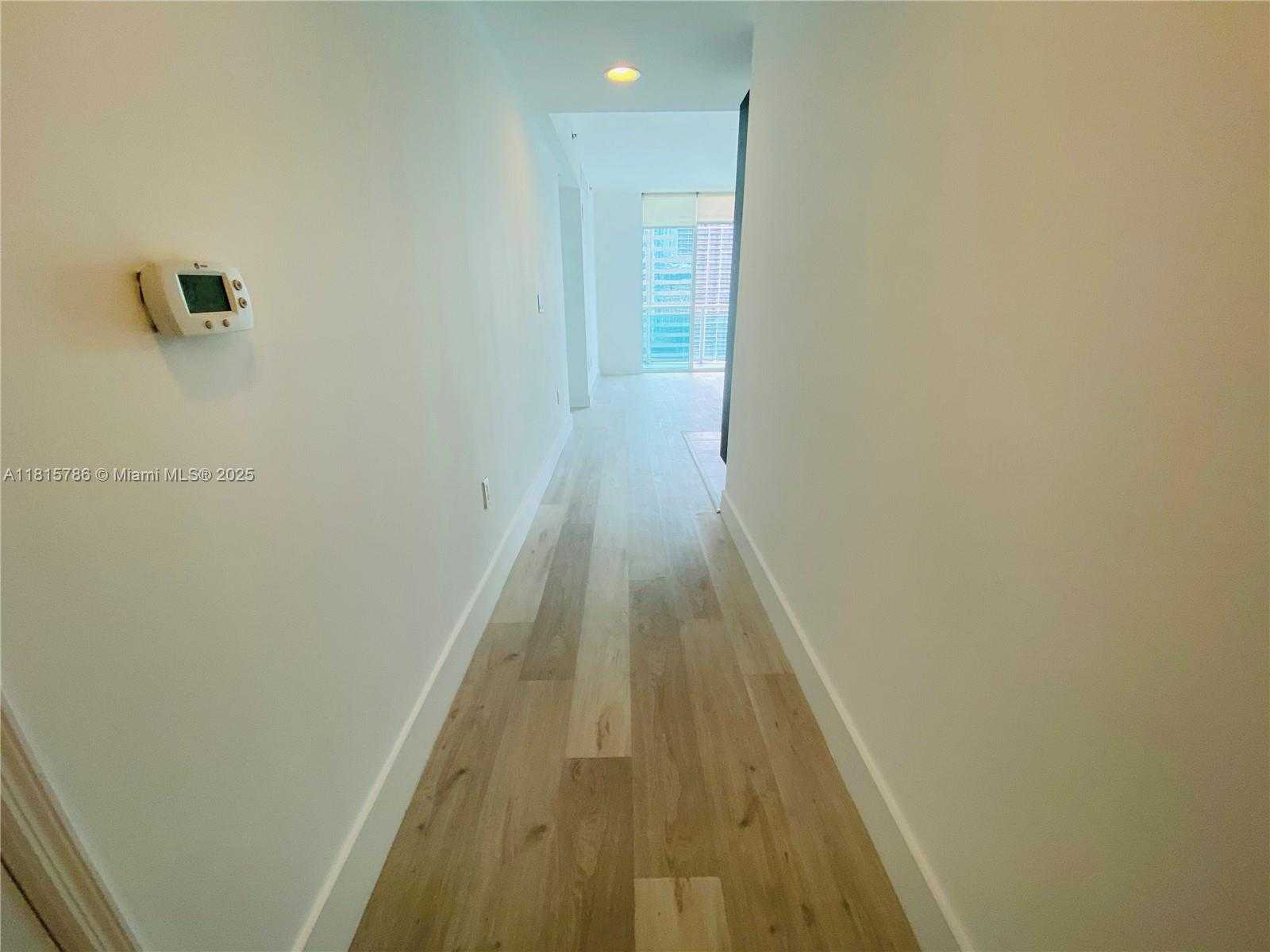 Small Image of 950 BRICKELL BAY DR #2706, Miami Number 6