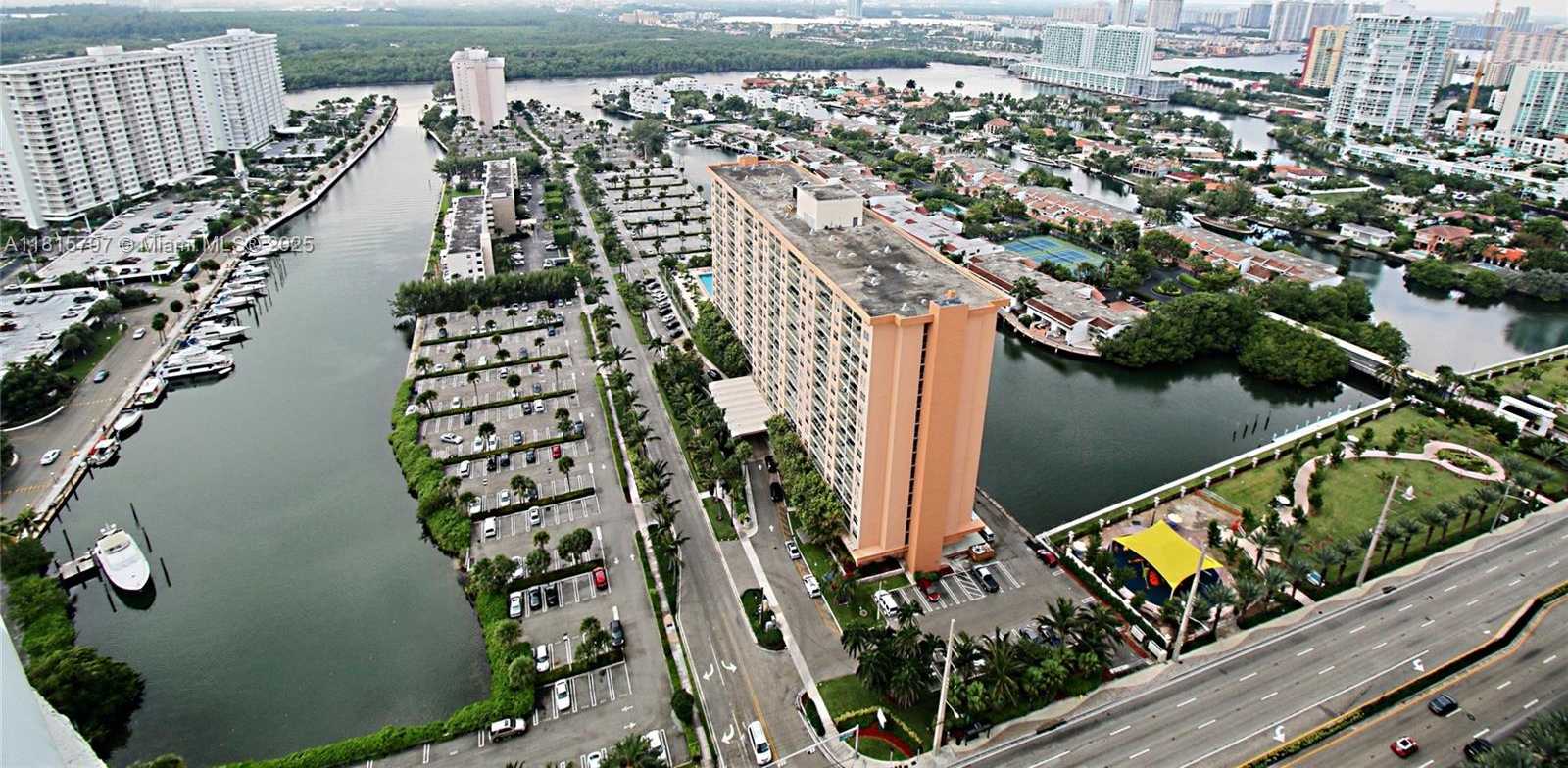 Small Image of 15901 COLLINS AVE #2906, Sunny Isles Beach Number 14