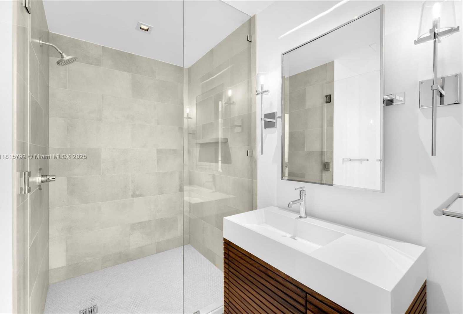 Small Image of 788 NE 23rd St, Miami, FL 33137, USA Number 32